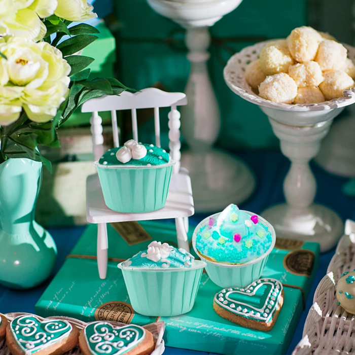 Esslly’s high-performance parchment paper baking cups.