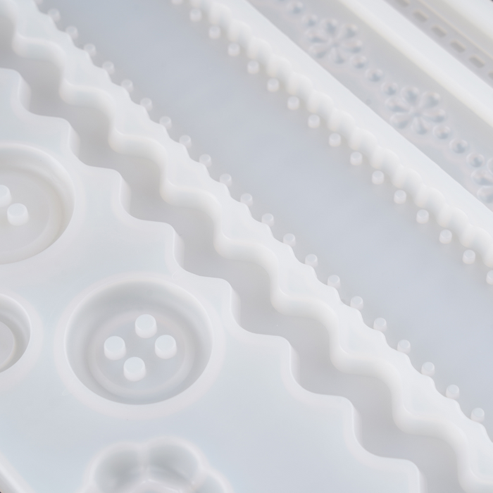 Craft elegant ribbons, bows, and buttons with Esslly’s Silicone Fondant Mould.