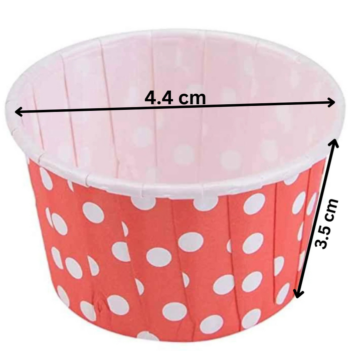 Red polka dot cupcake baking cup with visible dimensions of 4.4 cm diameter and 3.5 cm height, showcasing size for accurate product reference.