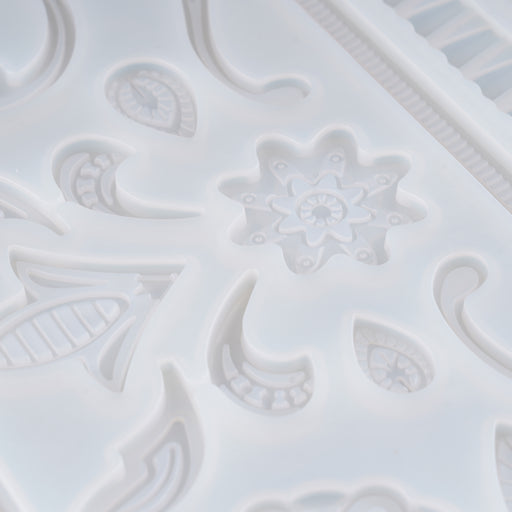 Esslly’s Ferns & Nature Silicone Fondant Mould.